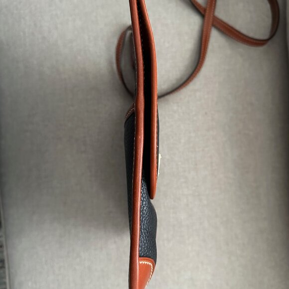 Dooney & Bourke Black Pebbled Leather Crossbody – Excellent Condition - Picture 4 of 6